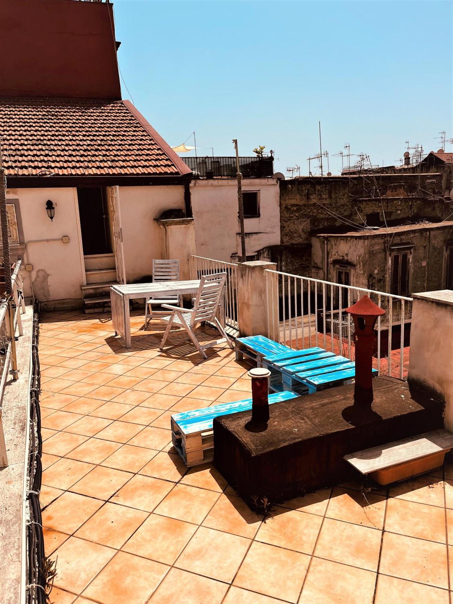 Palazzo Della Loggia B&B Наполи Екстериор снимка