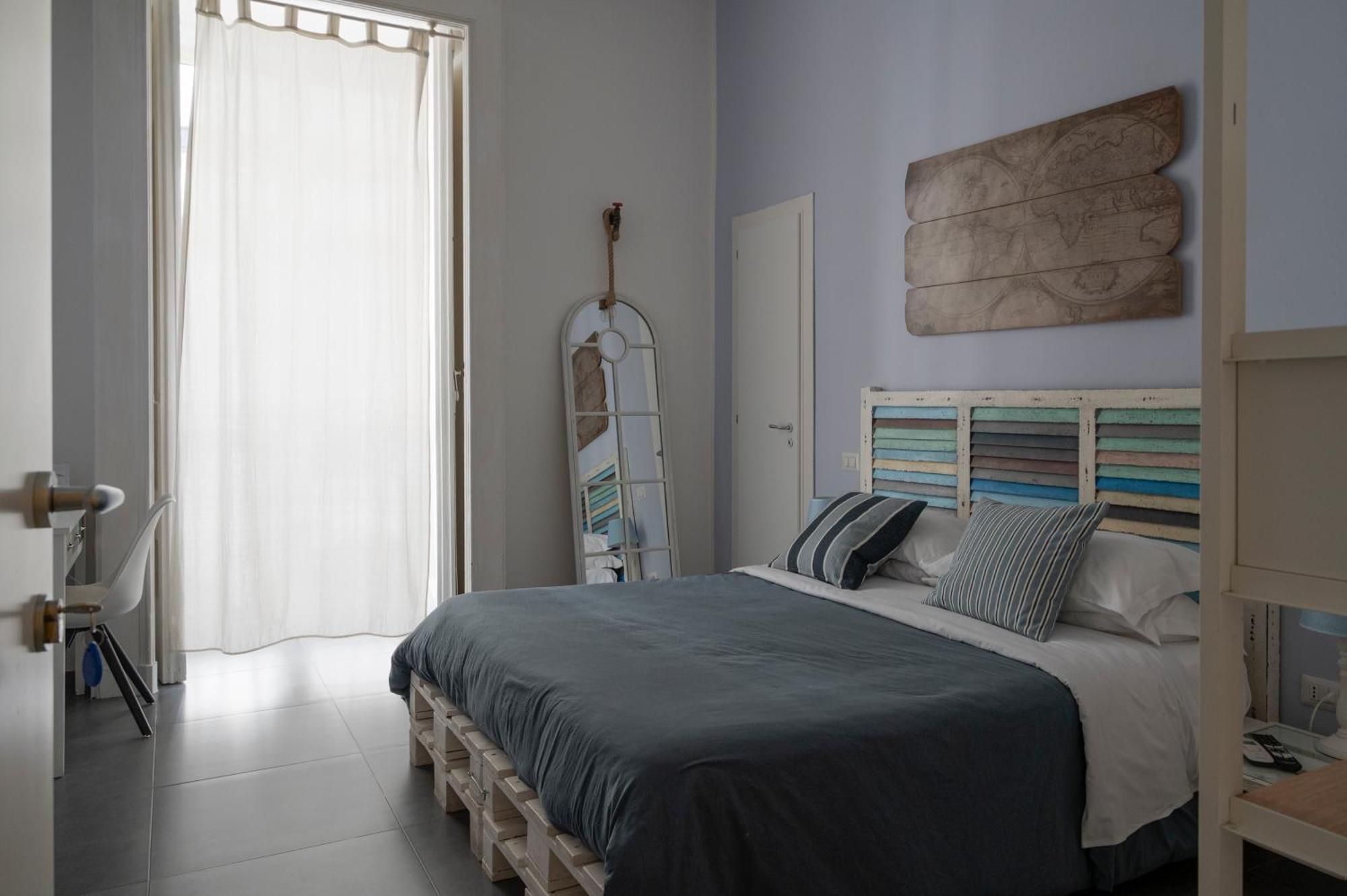 Palazzo Della Loggia B&B Наполи Екстериор снимка