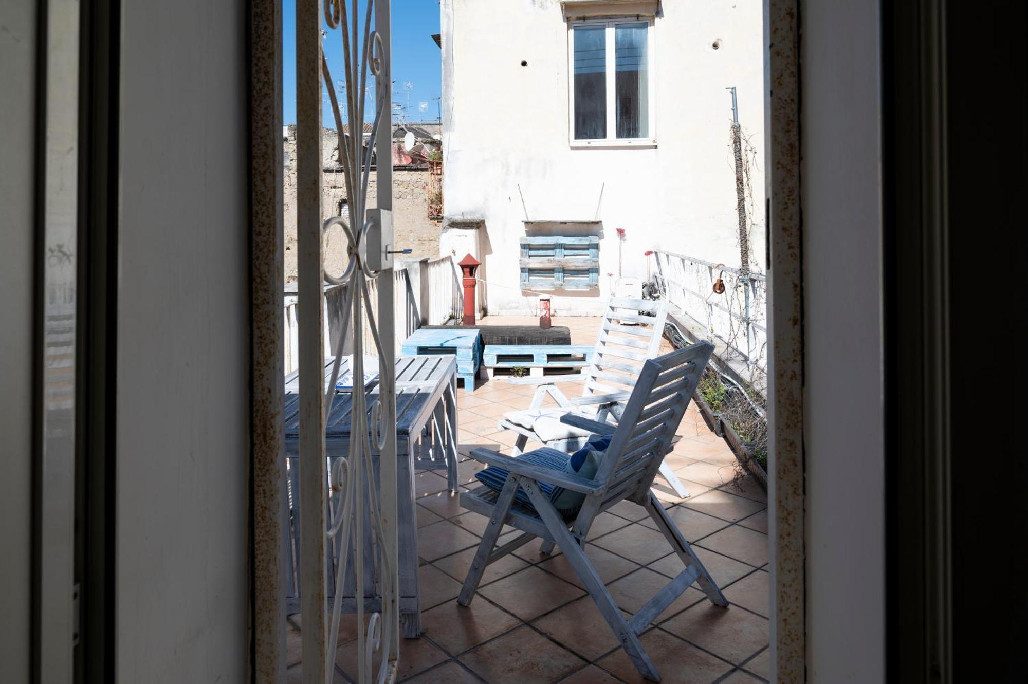 Palazzo Della Loggia B&B Наполи Екстериор снимка