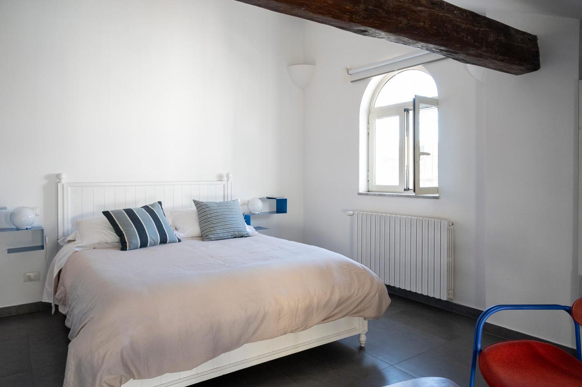 Palazzo Della Loggia B&B Наполи Екстериор снимка